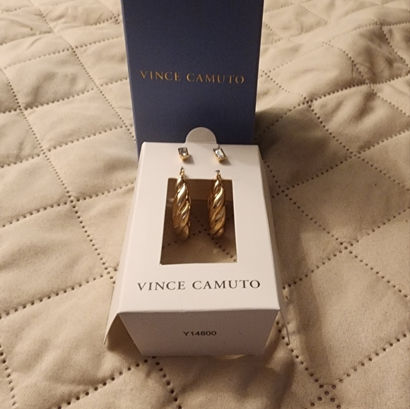 Vince Camuto 2 earrings set - Picture 3 of 4
